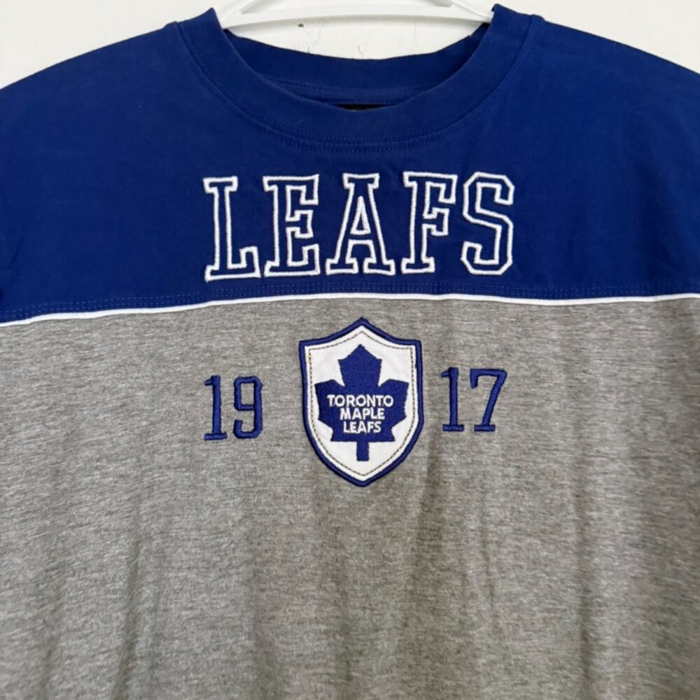 $45 Retail | NHL Toronto Maple Leafs 1917 Graphic Tee Size M - Picture 2 of 5